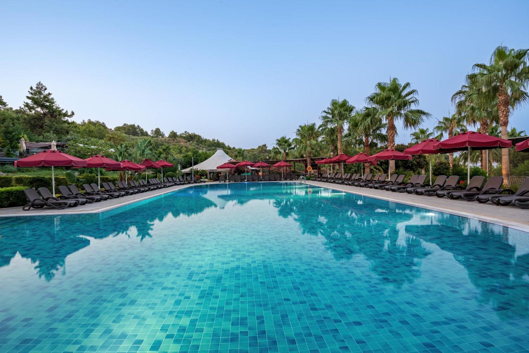 Justiniano Theodora Resort โอคูร์จาลาร์ ภายนอก รูปภาพ
