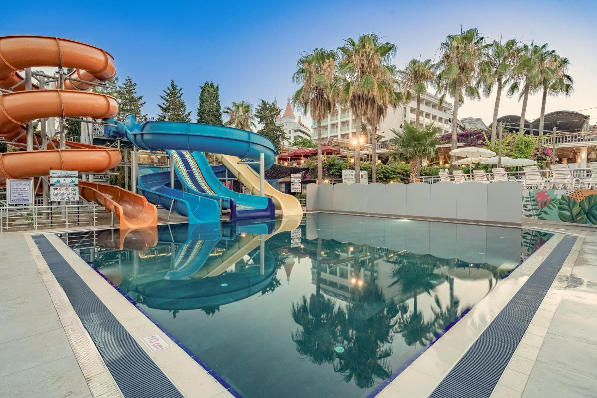 Justiniano Theodora Resort โอคูร์จาลาร์ ภายนอก รูปภาพ