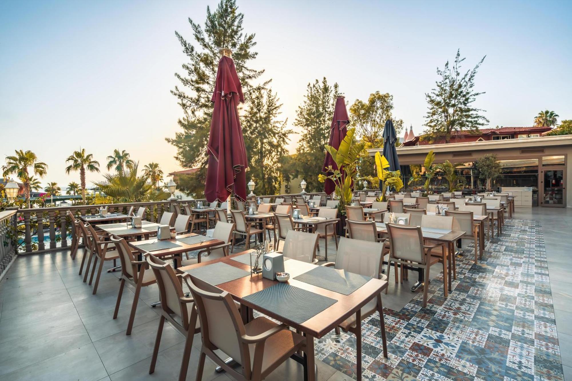Justiniano Theodora Resort โอคูร์จาลาร์ ภายนอก รูปภาพ