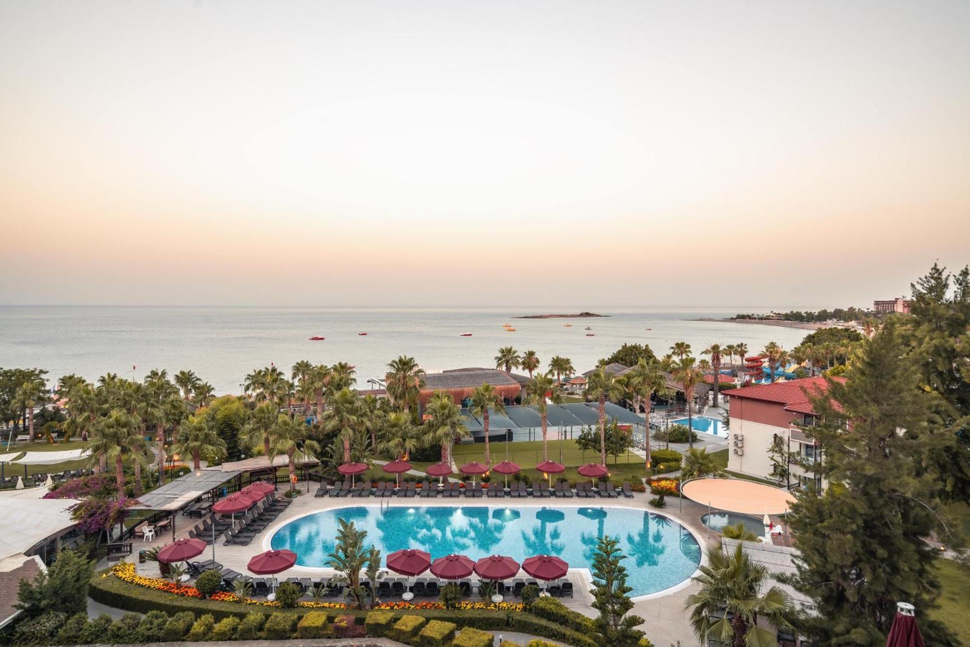 Justiniano Theodora Resort โอคูร์จาลาร์ ภายนอก รูปภาพ