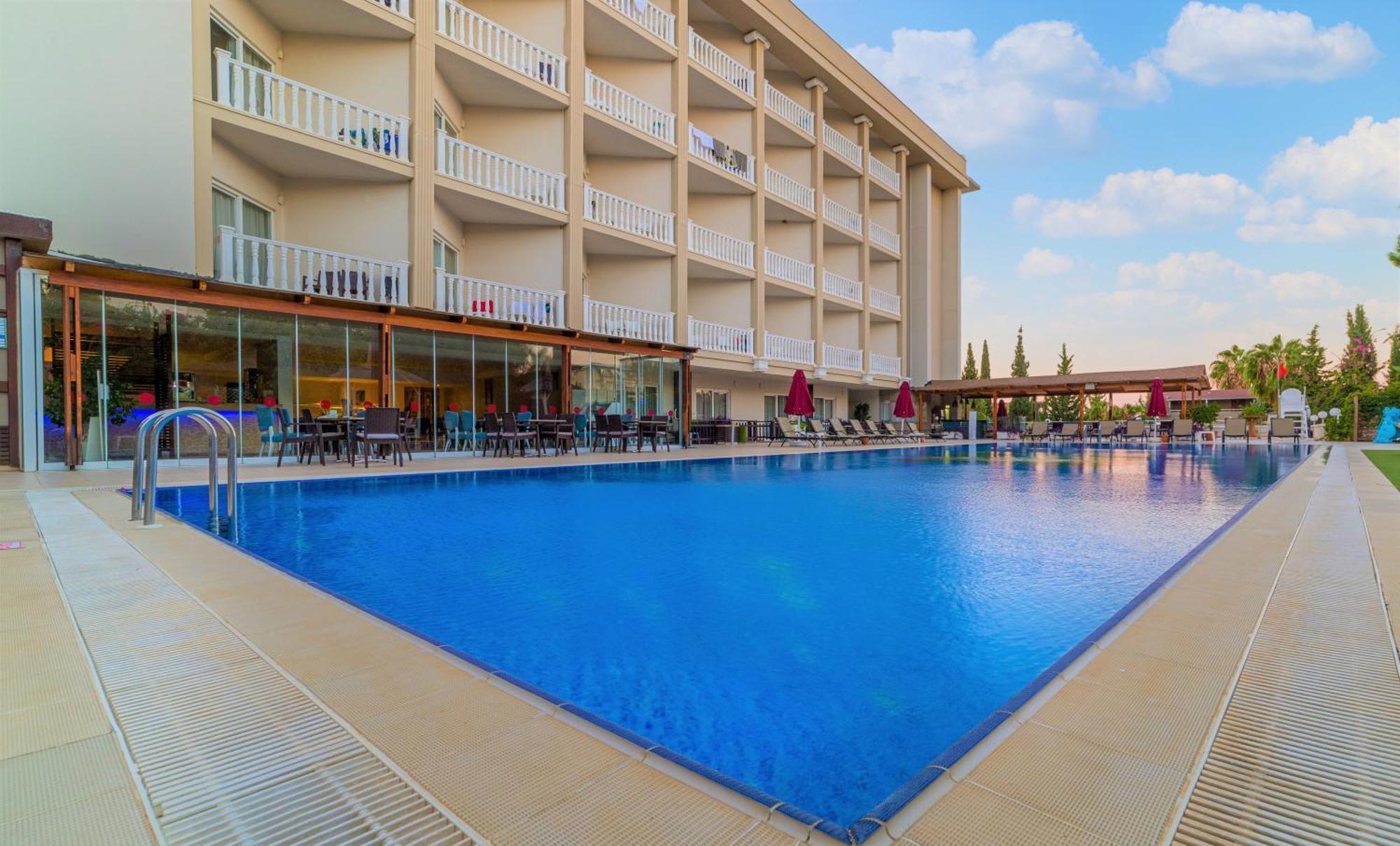 Justiniano Theodora Resort โอคูร์จาลาร์ ภายนอก รูปภาพ