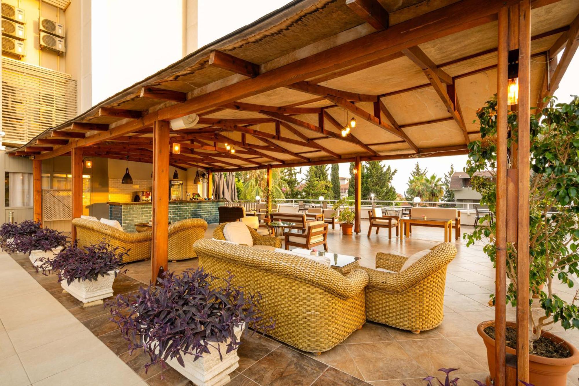 Justiniano Theodora Resort โอคูร์จาลาร์ ภายนอก รูปภาพ