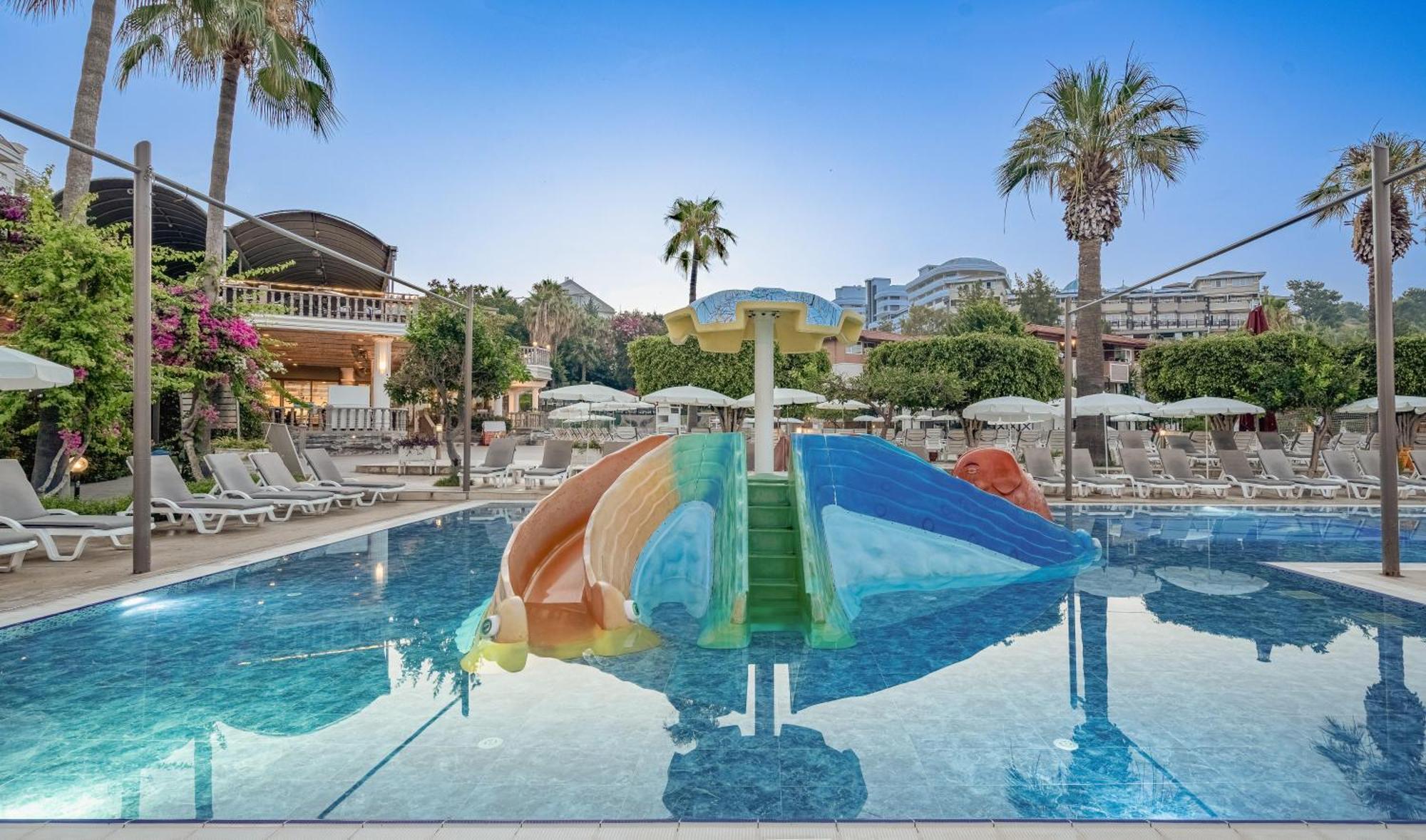 Justiniano Theodora Resort โอคูร์จาลาร์ ภายนอก รูปภาพ