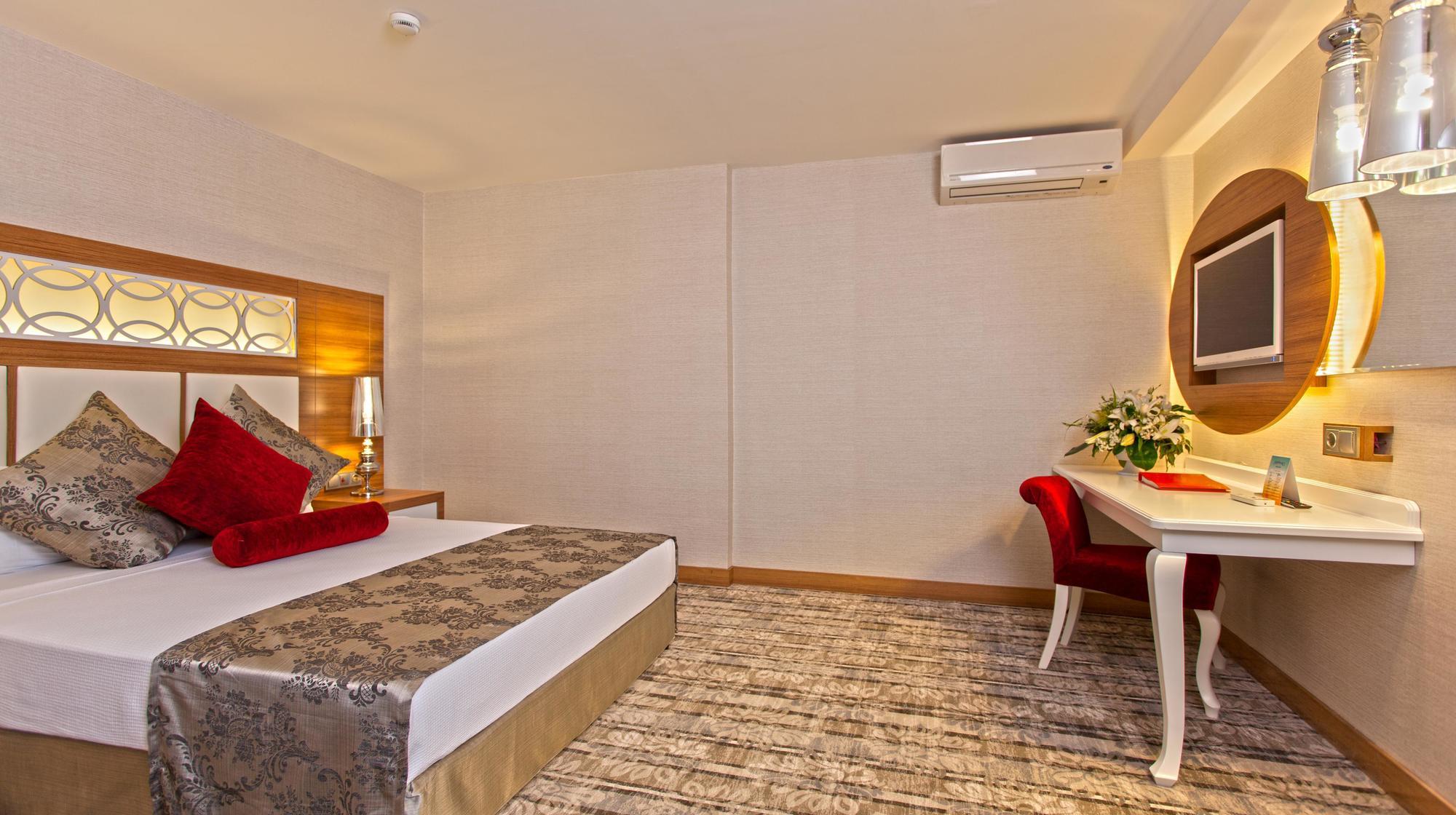 Justiniano Theodora Resort โอคูร์จาลาร์ ภายนอก รูปภาพ
