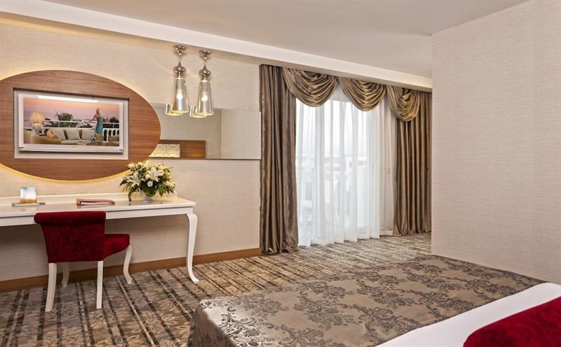 Justiniano Theodora Resort โอคูร์จาลาร์ ภายนอก รูปภาพ